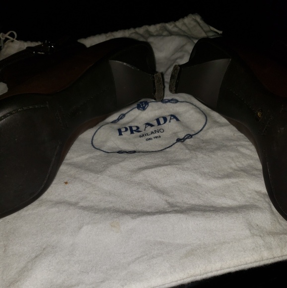 Size 39.5 authentic Prada boots - Picture 3 of 4